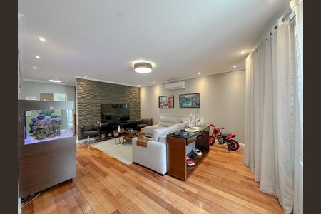 Casa à venda com 380m², 3 quartos e 2 vagasSala