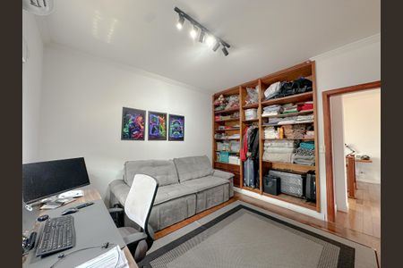 Casa à venda com 380m², 3 quartos e 2 vagasQuarto 2