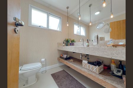 Casa à venda com 380m², 3 quartos e 2 vagasLavabo