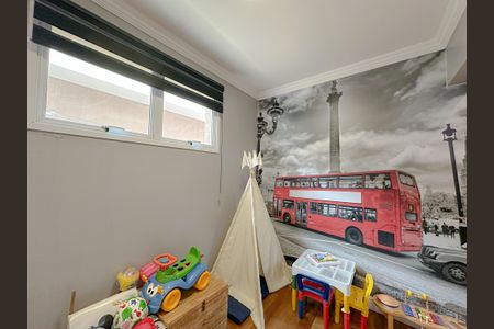 Casa à venda com 380m², 3 quartos e 2 vagasEscritório