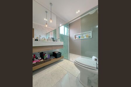 Casa à venda com 380m², 3 quartos e 2 vagasBanheiro Suíte 1