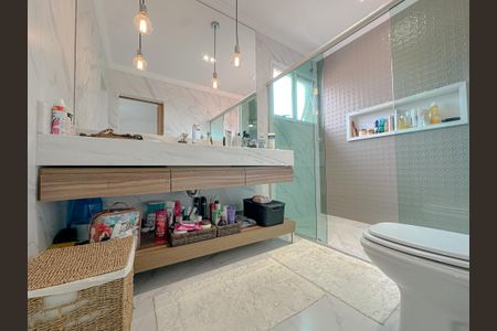 Casa à venda com 380m², 3 quartos e 2 vagasBanheiro Suíte 1