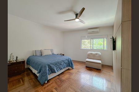 Casa à venda com 380m², 3 quartos e 2 vagasSuíte 1