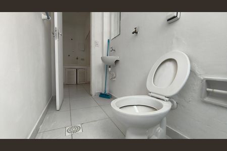 Banheiro de apartamento para alugar com 1 quarto, 26m² em Sé, São Paulo