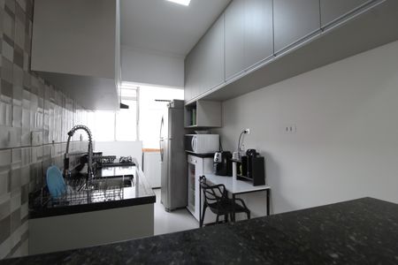 Apartamento à venda com 76m², 3 quartos e sem vagaCozinha e Área de Serviço