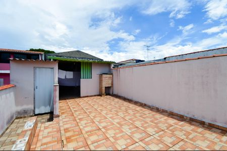 Casa à venda com 125m², 2 quartos e 3 vagasTerraço