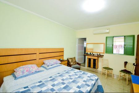 Casa à venda com 125m², 2 quartos e 3 vagasQuarto 2 - Suíte