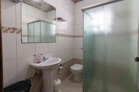 Casa à venda com 128m², 4 quartos e 2 vagasBanheiro