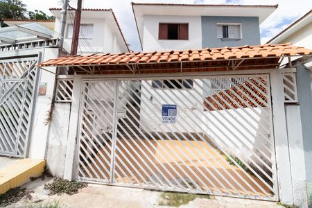 Casa à venda com 128m², 4 quartos e 2 vagasFachada