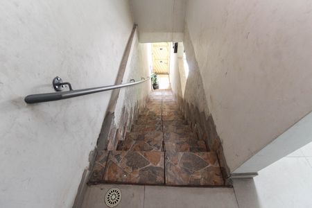 Casa para alugar com 55m², 2 quartos e sem vagaEscada - Entrada