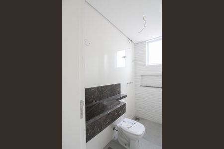 Apartamento à venda com 77m², 3 quartos e 2 vagas Apartamento à venda com 77m², 3 quartos e 2 vagasBanheiro da Suíte