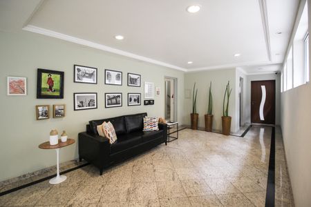 Apartamento à venda com 125m², 3 quartos e 1 vaga Apartamento à venda com 125m², 3 quartos e 1 vagaHall