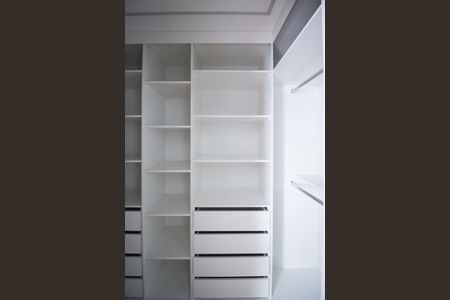 Apartamento à venda com 125m², 3 quartos e 1 vaga Apartamento à venda com 125m², 3 quartos e 1 vagaCloset da suíte