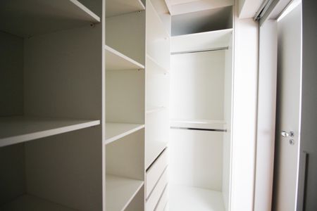 Apartamento à venda com 125m², 3 quartos e 1 vaga Apartamento à venda com 125m², 3 quartos e 1 vagaCloset da suíte