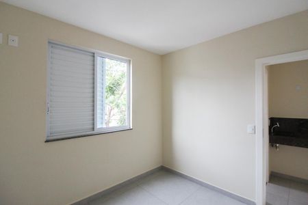 Apartamento à venda com 76m², 3 quartos e 1 vagaQuarto 2