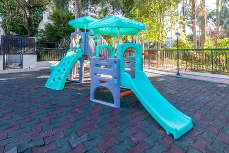 Apartamento à venda com 96m², 2 quartos e 2 vagas Apartamento à venda com 96m², 2 quartos e 2 vagasÁrea comum - Playground