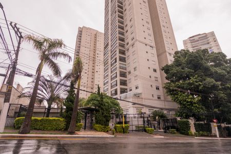 Apartamento à venda com 96m², 2 quartos e 2 vagas Apartamento à venda com 96m², 2 quartos e 2 vagasFachada e portaria
