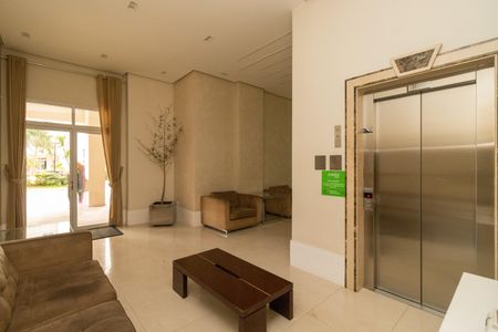 Apartamento à venda com 96m², 2 quartos e 2 vagas Apartamento à venda com 96m², 2 quartos e 2 vagasHall social