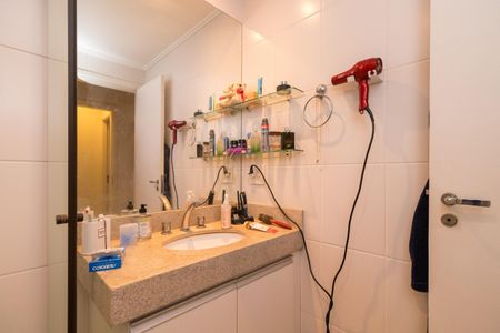 Apartamento à venda com 96m², 2 quartos e 2 vagas Apartamento à venda com 96m², 2 quartos e 2 vagasBanheiro Suíte 2