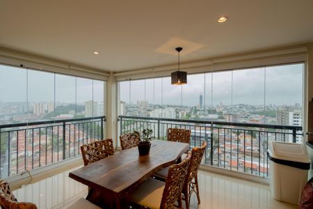 Apartamento à venda com 96m², 2 quartos e 2 vagas Apartamento à venda com 96m², 2 quartos e 2 vagasSala/Varanda gourmet