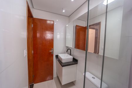 Casa de condomínio à venda com 50m², 2 quartos e 1 vaga Casa de condomínio à venda com 50m², 2 quartos e 1 vagaBanheiro