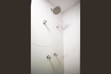 Banheiro de kitnet/studio à venda com 1 quarto, 27m² em Ibirapuera, São Paulo