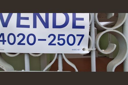 Casa à venda com 178m², 4 quartos e 2 vagasCódigo plaquinha KHDC-927