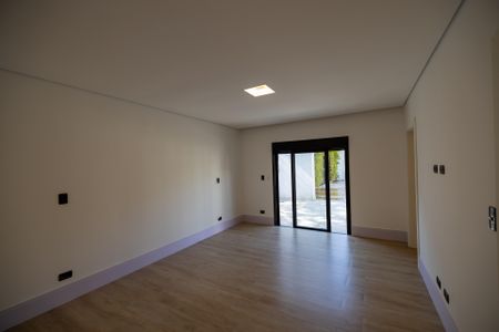 Casa de condomínio à venda com 640m², 4 quartos e 7 vagas Casa de condomínio à venda com 640m², 4 quartos e 7 vagasÁrea dos dormitórios