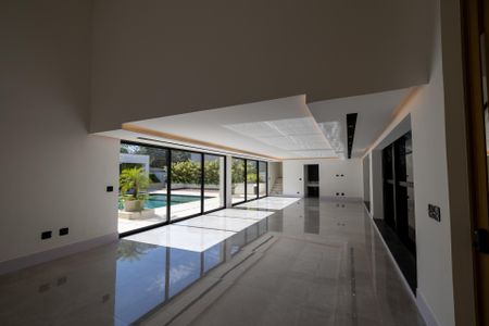 Sala de casa de condomínio à venda com 4 quartos, 640m² em Alphaville Residencial Dois, Barueri