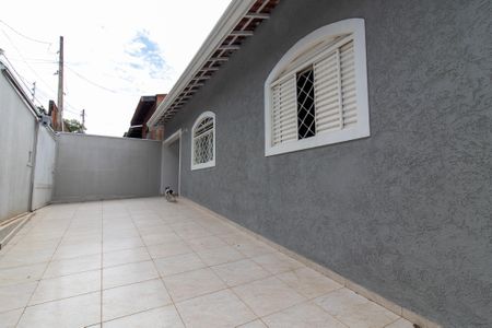Casa à venda com 94m², 2 quartos e 2 vagasÁrea externa