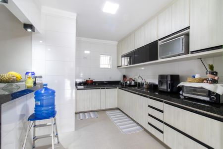Casa à venda com 94m², 2 quartos e 2 vagasCozinha