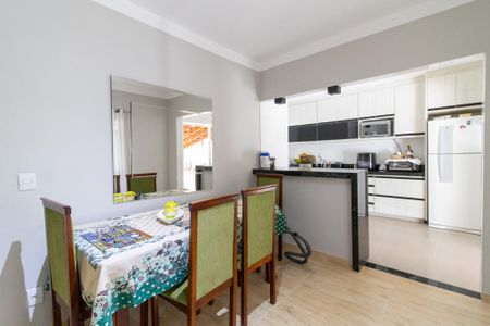 Casa à venda com 94m², 2 quartos e 2 vagasCozinha