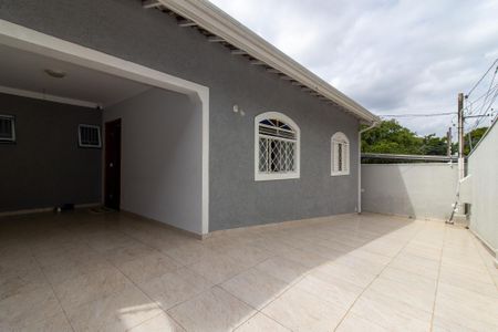 Casa à venda com 94m², 2 quartos e 2 vagasÁrea externa