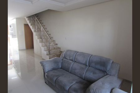 Sala de casa à venda com 2 quartos, 122m² em Guarujá, Porto Alegre