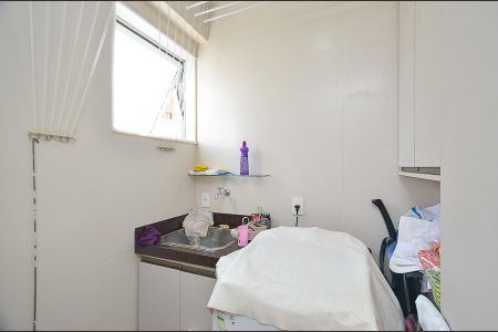 Apartamento à venda com 106m², 2 quartos e 1 vagaÁrea de Serviço