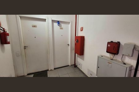Apartamento para alugar com 36m², 2 quartos e sem vaga Apartamento para alugar com 36m², 2 quartos e sem vagaPorta entrada e Lockbox