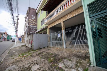 Casa para alugar com 80m², 2 quartos e 1 vagaFachada