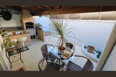 Casa de condomínio à venda com 82m², 3 quartos e 2 vagas Casa de condomínio à venda com 82m², 3 quartos e 2 vagasÁrea externa