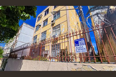 Apartamento para alugar com 48m², 2 quartos e 1 vaga Apartamento para alugar com 48m², 2 quartos e 1 vagaFachada do Prédio com placa