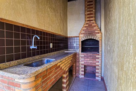 Apartamento para alugar com 48m², 2 quartos e 1 vaga Apartamento para alugar com 48m², 2 quartos e 1 vagaÁrea comum - Churrasqueira