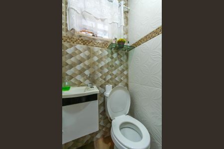 Casa à venda com 100m², 2 quartos e 1 vagaLavabo