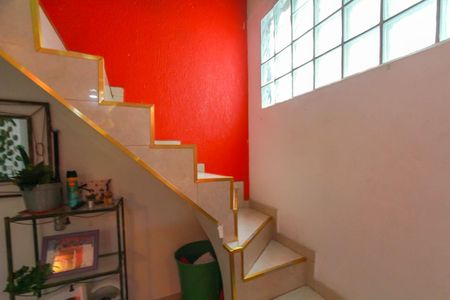 Casa à venda com 100m², 2 quartos e 1 vagaEscada 