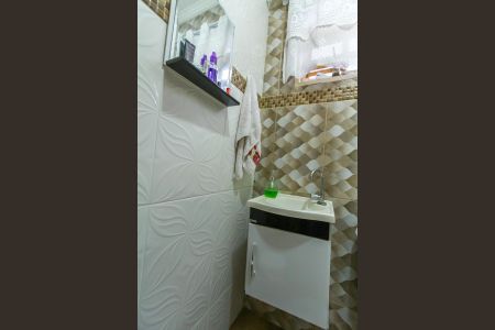 Casa à venda com 100m², 2 quartos e 1 vagaLavabo