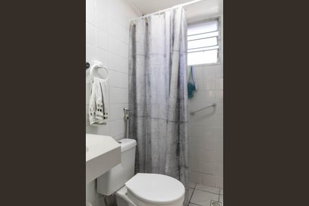 Banheiro de apartamento para alugar com 2 quartos, 55m² em Jardim America, Belo Horizonte