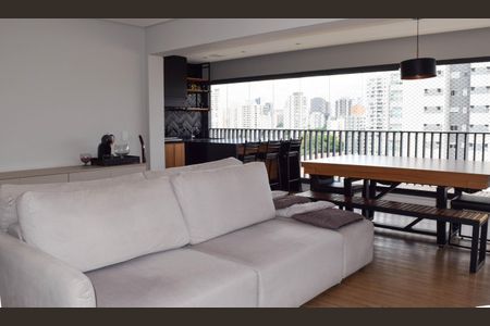 Apartamento para alugar com 124m², 3 quartos e 2 vagas Apartamento para alugar com 124m², 3 quartos e 2 vagasVaranda