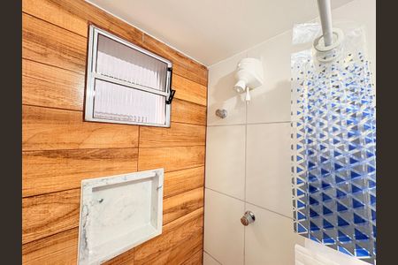 Banheiro Social de kitnet/studio para alugar com 1 quarto, 36m² em Vila Tupi, Várzea Paulista