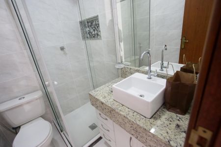 Apartamento à venda com 72m², 2 quartos e 1 vagaBanheiro da Suíte