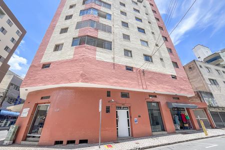 Apartamento para alugar com 74m², 2 quartos e 1 vagaFachada + plaquinha