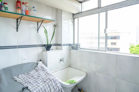Apartamento para alugar com 74m², 2 quartos e 1 vagaÁrea de serviço