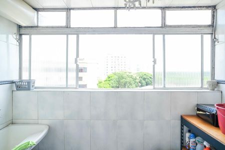 Apartamento para alugar com 74m², 2 quartos e 1 vagaÁrea de serviço